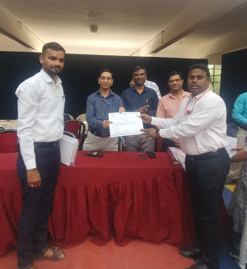 जिल्हास्तरीय प्रशिक्षकांचे प्रशिक्षणात जामनेर तालुक्याचे प्रा.समीर घोडेस्वार व प्रा.सचिन गडाख यांना प्रशिक्षणार्थी प्रमाणपत्र देऊन सन्मानित: