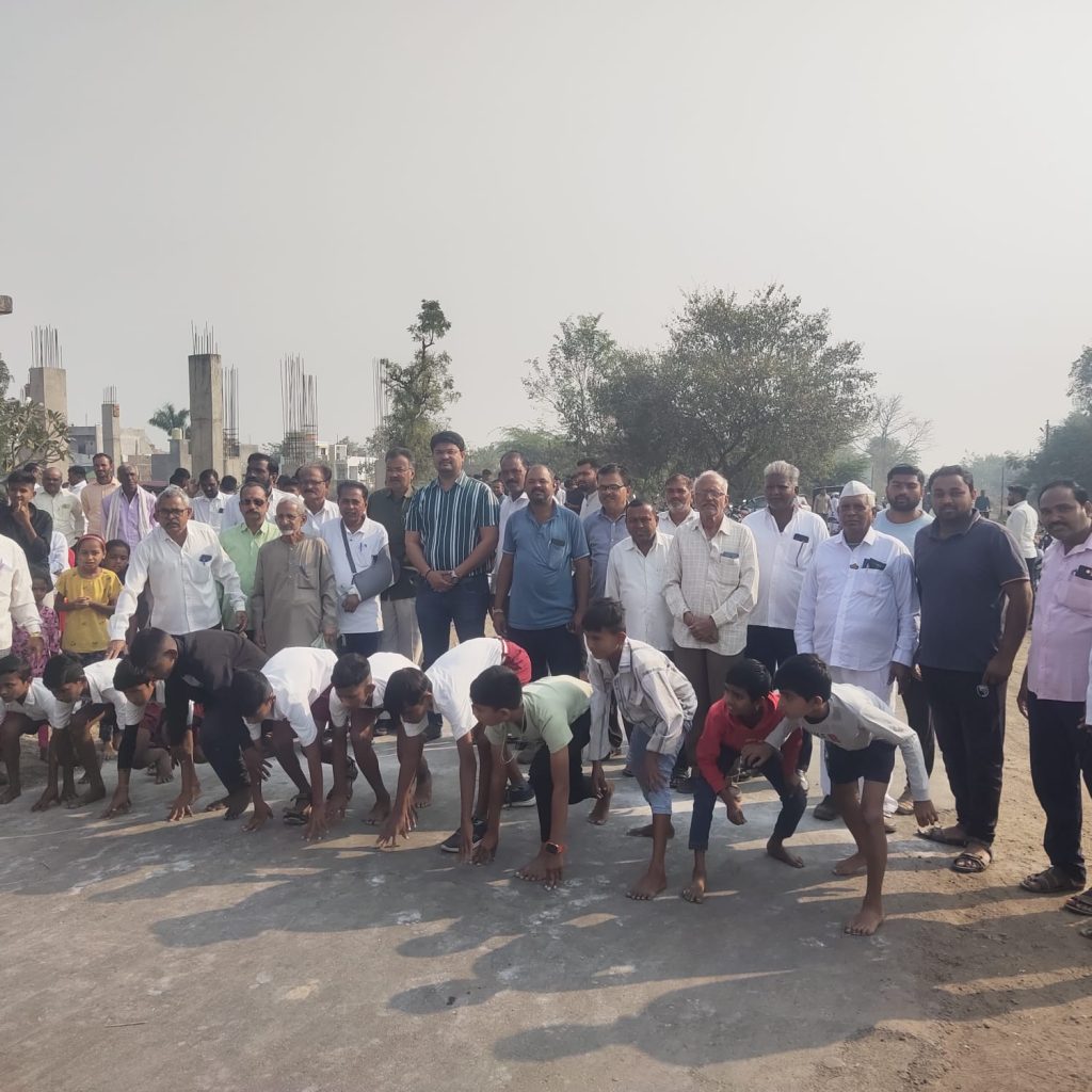 लोहारा येथे मॅरेथॉन स्पर्धा उत्साहात संपन्न.विजेते र्धकांना रोख बक्षिसे, ट्रॉफी प्रमाणपत्र देऊन गौरवण्यात आले.