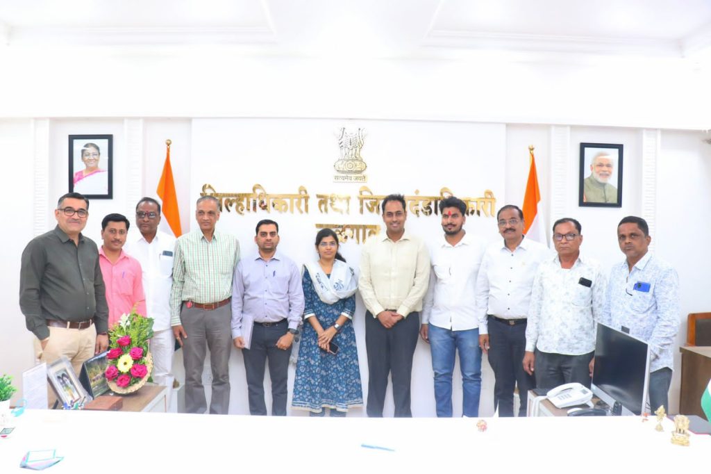 तलावातील गाळ काढण्यासाठी BJS कार्यकर्त्यांची जिल्हाधिकाऱ्यांसोबत महत्त्वपूर्ण बैठक