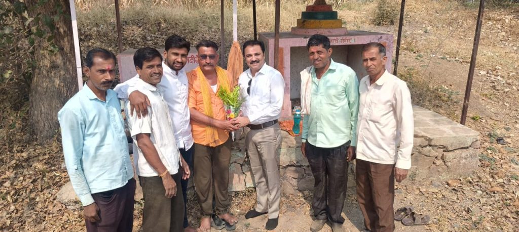 गुढीपाडव्याचे औचित्य साधत जामनेर तालुक्यातील पाळधी येथील शेतकरी श्री.शशिकांत त्रंबक पाटील यांनी वाटसरूंसाठी केली पाणपोईची सुविधा