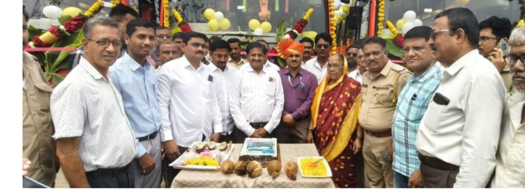 जामनेर आगाराला ५ नवीन बसेस –माननीय जितेंद्र पाटील व तहसीलदार नानासाहेब आगळे यांच्या हस्ते लोकार्पण….