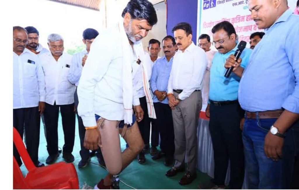 मंत्री गिरीश महाजन यांच्या हस्ते दिव्यांगांना कृत्रिम अवयवांचे वाटप –दिव्यांगांसाठी कृत्रिम अवयव वितरण शिबिर यशस्वी संपन्न