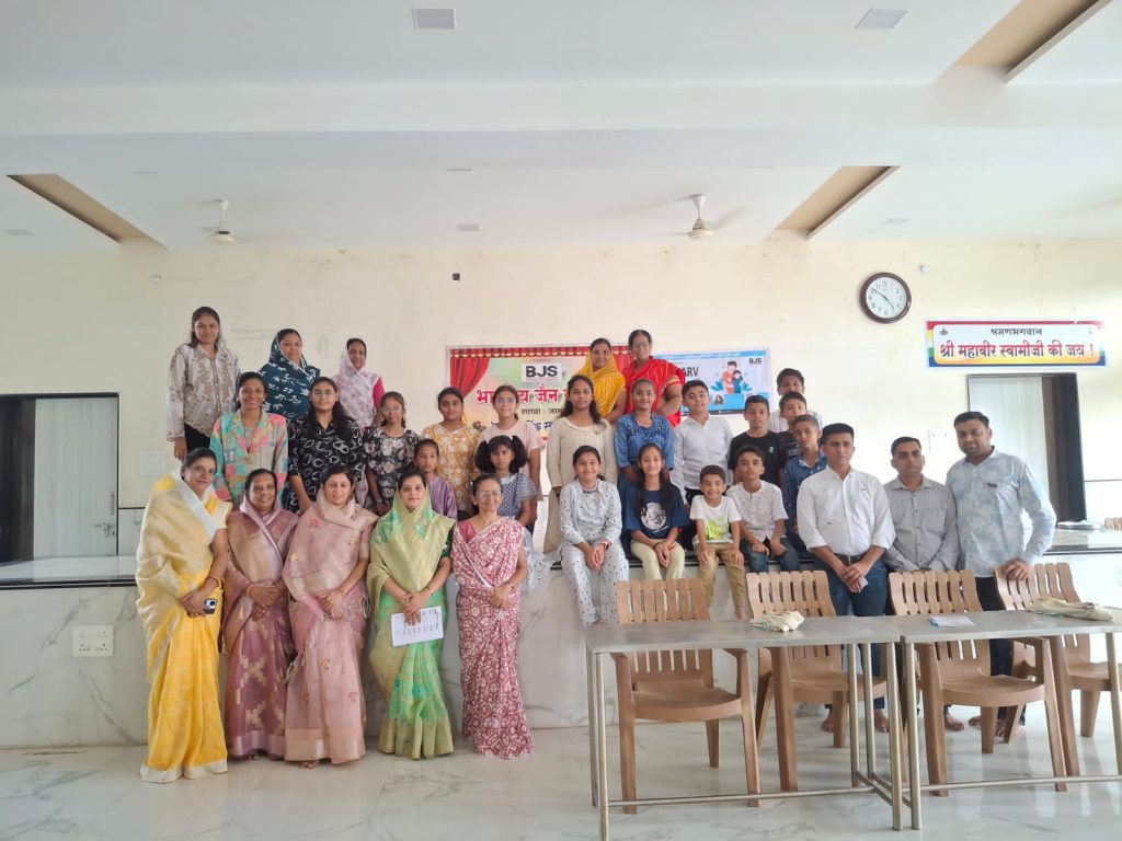 जामनेर – भारतीय जैन संघटना जामनेर शाखा याच्या तर्फे पितृ दिवस निमित्त